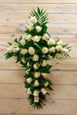 Cruz de Rosas Blancas