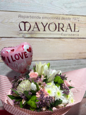 Ramo primaveral con globo I Love You.