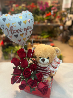 Corazón caja con rosas naturales.