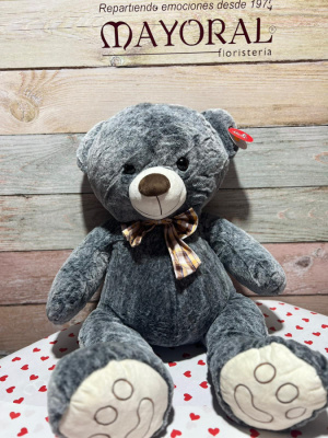 Peluche oso gris grande. 